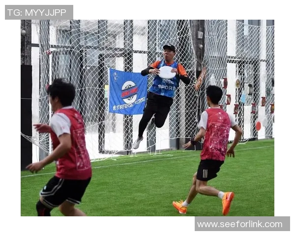 深圳飞盘队的成长之路:攀岩联赛中的奋斗与荣耀 深圳飞盘队的成长之路:攀岩联赛中的奋斗与荣耀